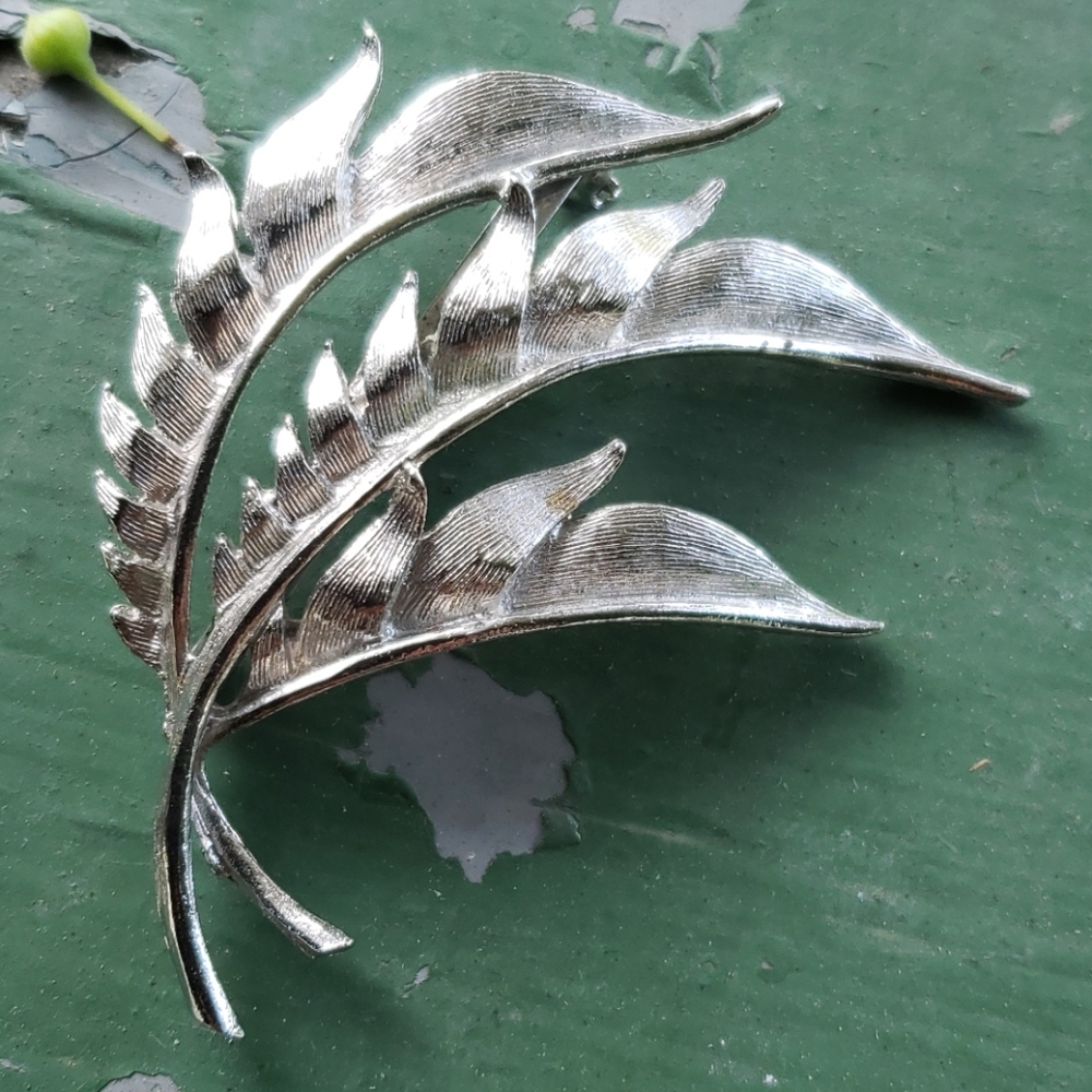 Vintage Silver Leaf Brooch Pin